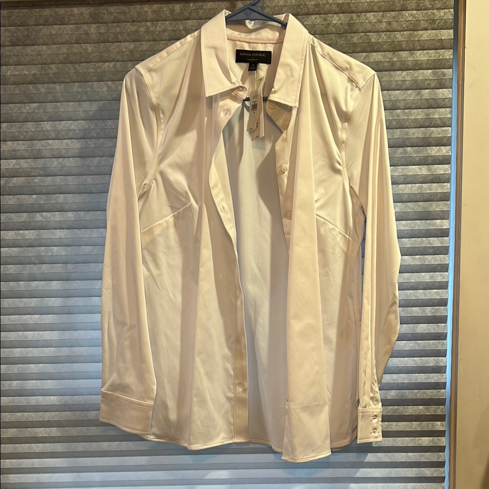 NWT Banana Republic Cream White Button Down Shirt Size 10